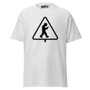 T-SHIRT / WARNING: DISTRACTION